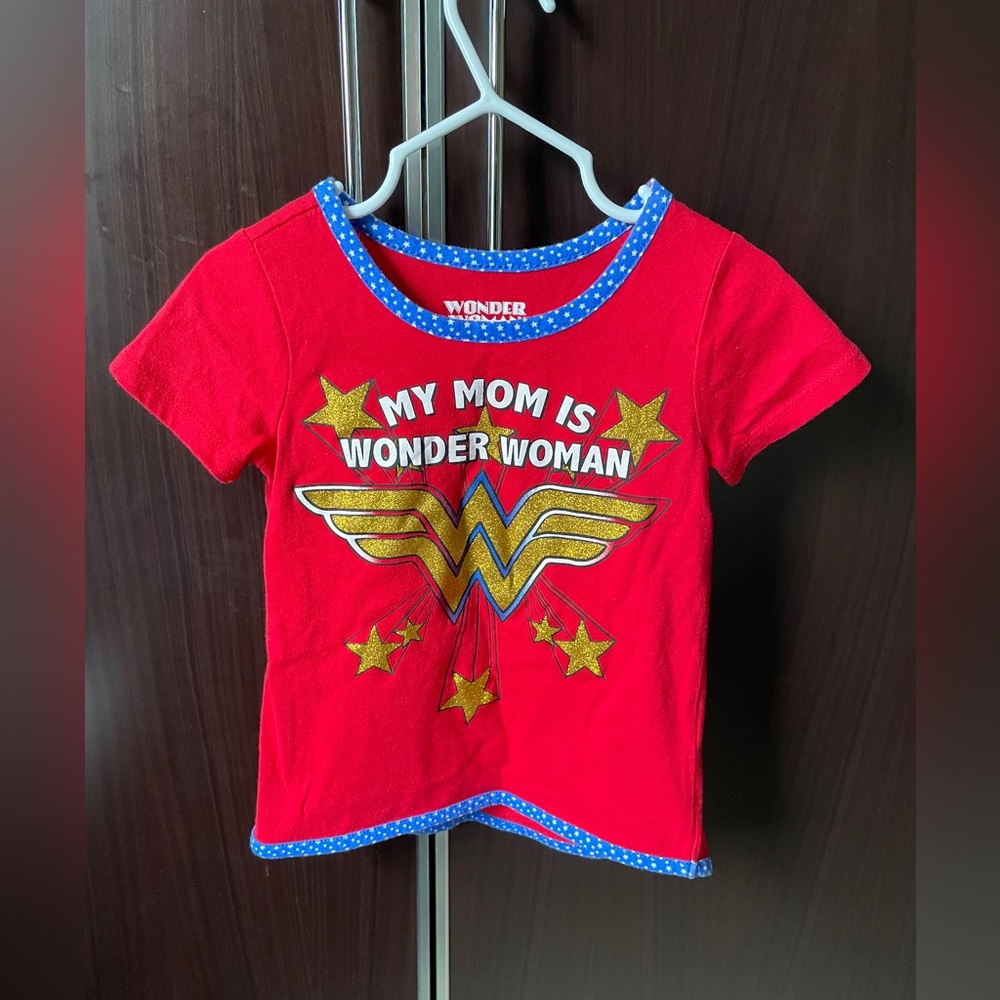 Pre-owned Size 3T My mom is Wonder Woman t-shirt